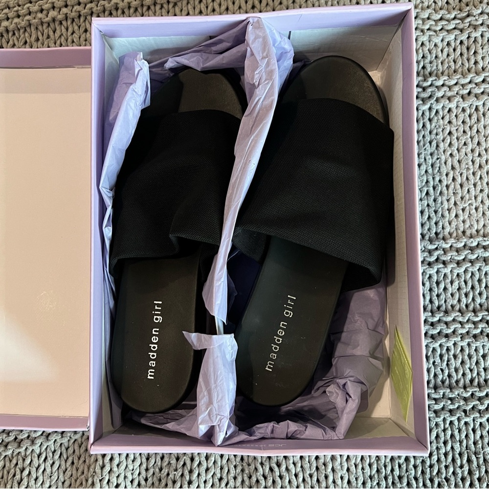New Madden Girl Women’s Black Platform Slides Size 10